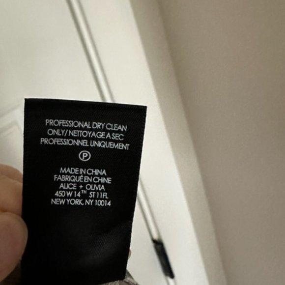 Alice + Olivia Hallie Shirt Dress - Size Medium - Picture 6 of 9